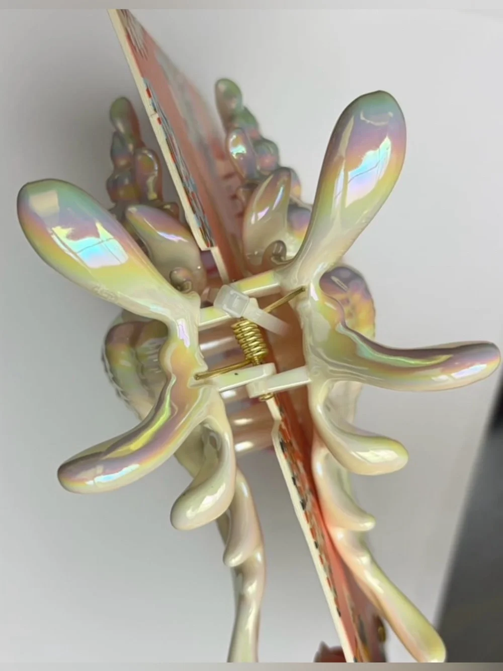 NWT ⚜️💖⚜️ Piper K Gorgeous Pearlescent SeaShells Hair Claw Clip Set of 2! - Picture 5 of 7